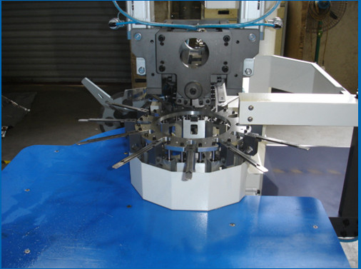 Custom 0.6Mpa Hot Melt Filter Clipping Machine , CE / ISO 9001 Certificate
