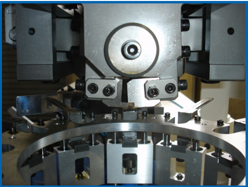 Custom 0.6Mpa Hot Melt Filter Clipping Machine , CE / ISO 9001 Certificate