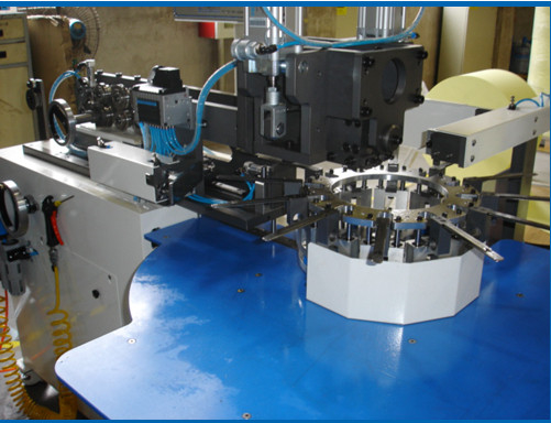 Custom 0.6Mpa Hot Melt Filter Clipping Machine , CE / ISO 9001 Certificate